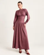 Vestido Midi Evasê com Amarração Transpassada Vinho Marsala Vista Frontal
