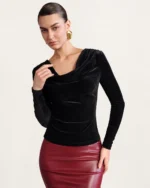 Blusa Gola Degagê Acetinada Manga Longa Preto Clássico Vista Frontal