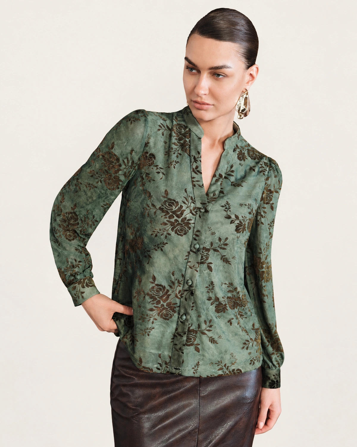 Camisa Devorê Acetinada Verde Floresta Plano Médio Modelo Elegante