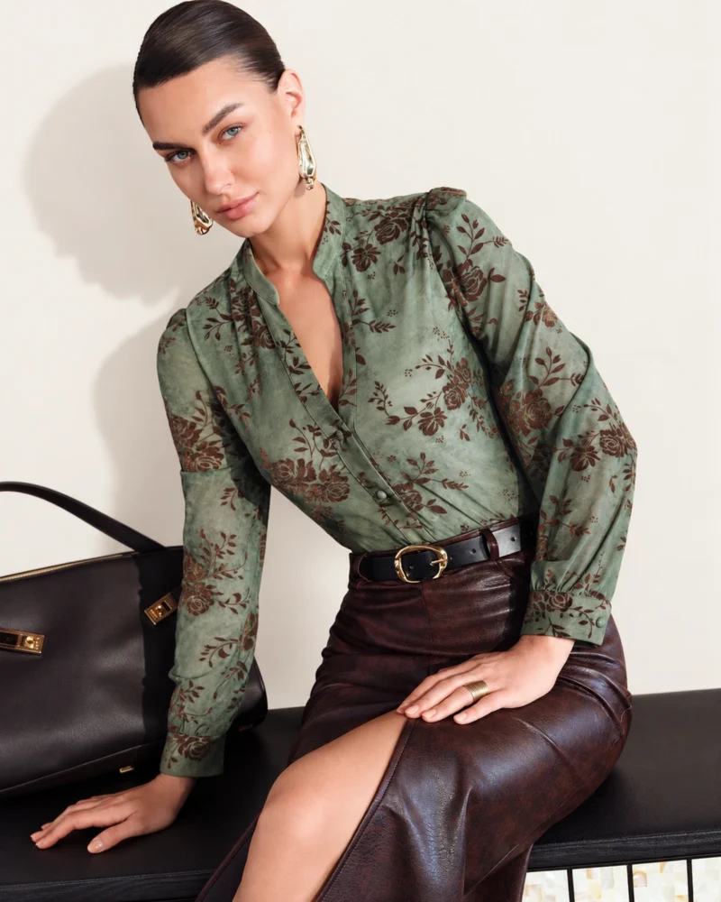 Camisa Devorê Acetinada Verde Floresta Editorial em Estúdio