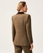 Blazer Alfaiataria Bicolor com Gola Contrastante Marrom Café Vista Posterior
