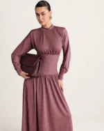 Vestido Midi Evasê Vinho Marsala Silhueta Três Quartos com Caimento Fluido