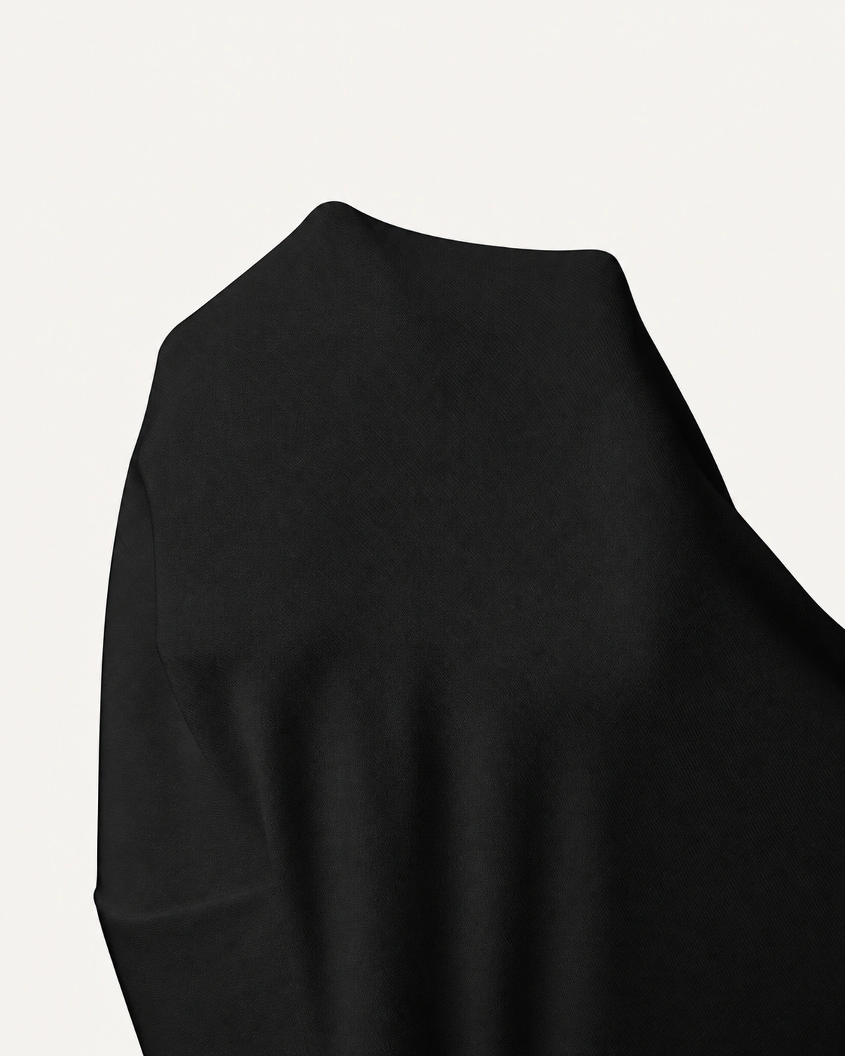 Detalhe da elasticidade do tecido da Blusa Genebra Noir