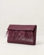 Bolsa clutch em veludo bordado com plumas na cor bordô imperial foto 03