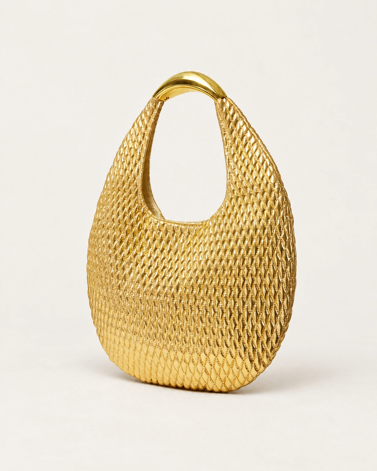 Bolsa Meia-Lua Crescent Tressê com Alça Metálica na cor Rose Gold foto 06