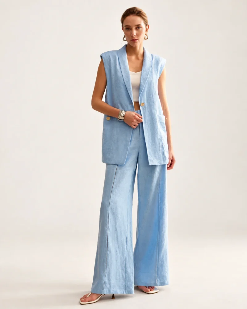 Calça Alfaiataria Wide Leg em Puro Linho na cor Azul Céu vista 01