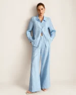 Calça Alfaiataria Wide Leg em Puro Linho na cor Azul Céu vista 02