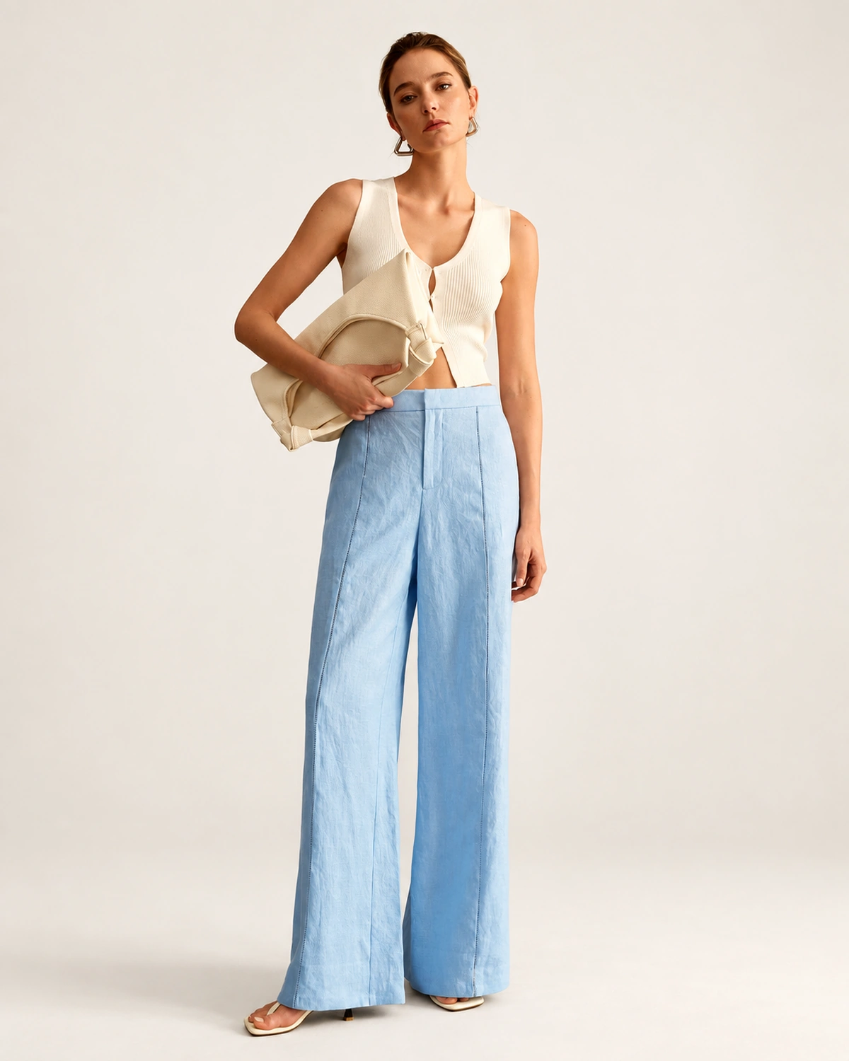 Calça Alfaiataria Wide Leg em Puro Linho na cor Azul Céu vista 07