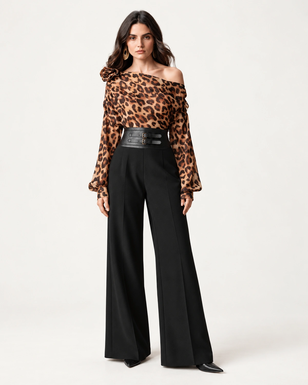 Calça pantalona de alfaiataria com cós acorsetado e fivelas duplas na cor noir, foto 04