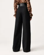 Calça pantalona de alfaiataria com cós acorsetado e fivelas duplas na cor noir, foto 06