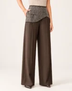 Calça wide leg feminina em alfaiataria com aplicação de strass em estúdio mineral.