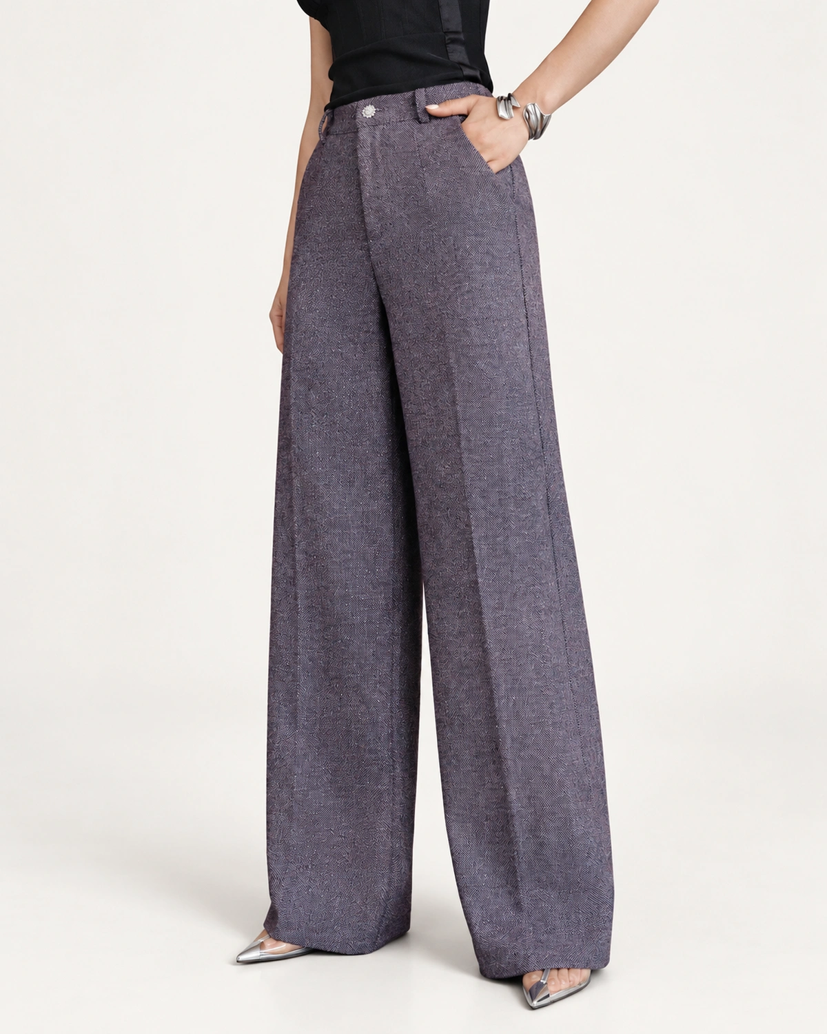 Calça wide leg em lã mista com cintura alta e vinco frontal na cor púrpura, foto 05