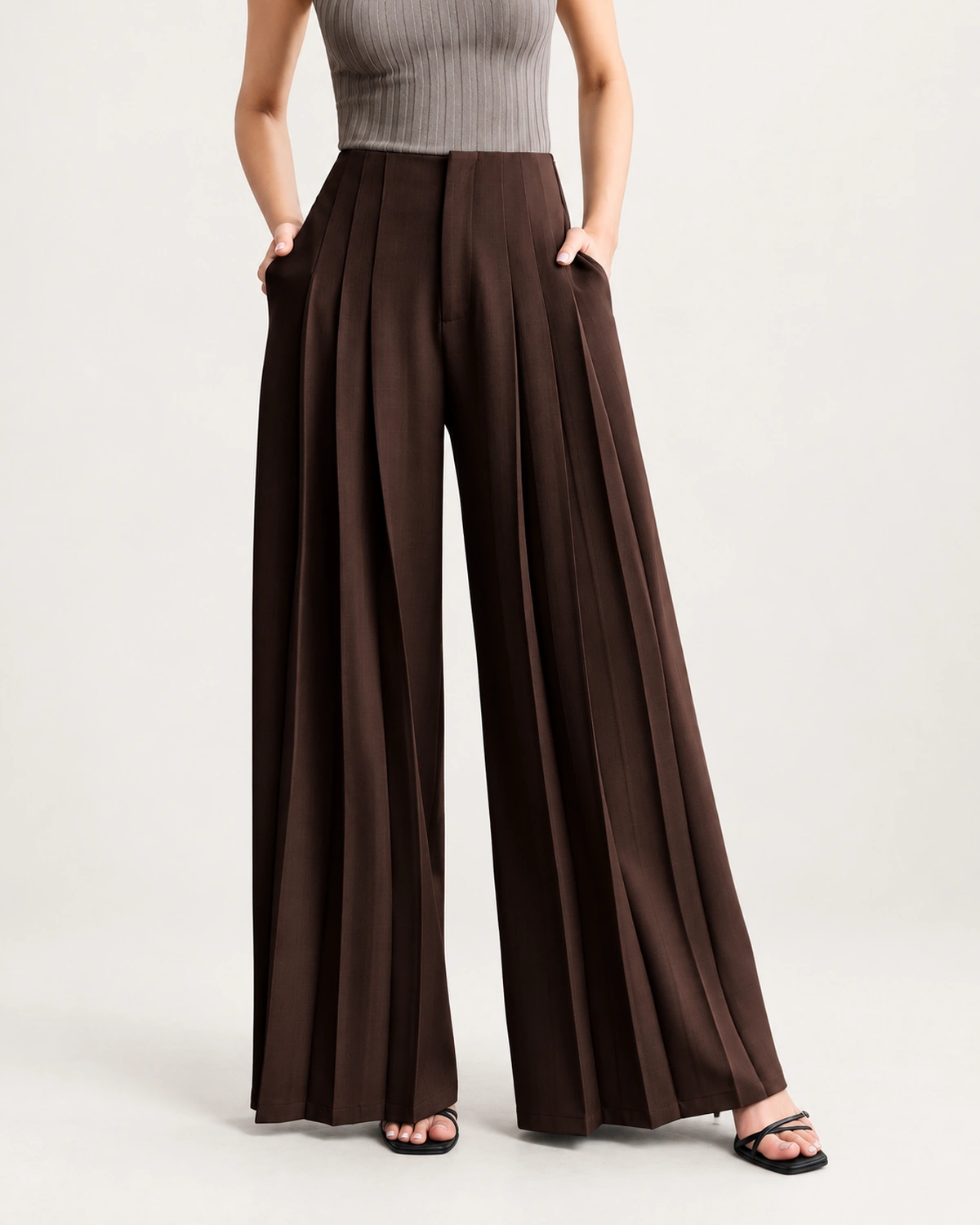 Calça wide leg feminina em alfaiataria com pregas em estúdio mineral.