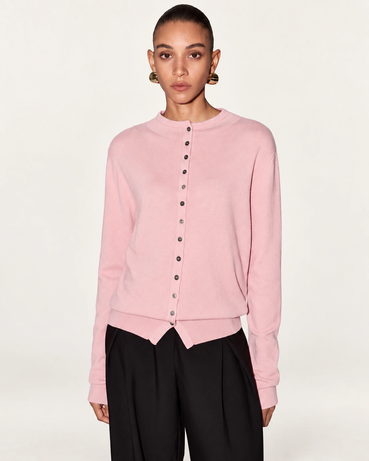 Cardigan em Lã e Caxemira com Microbotões na cor Rosa Blush foto 03