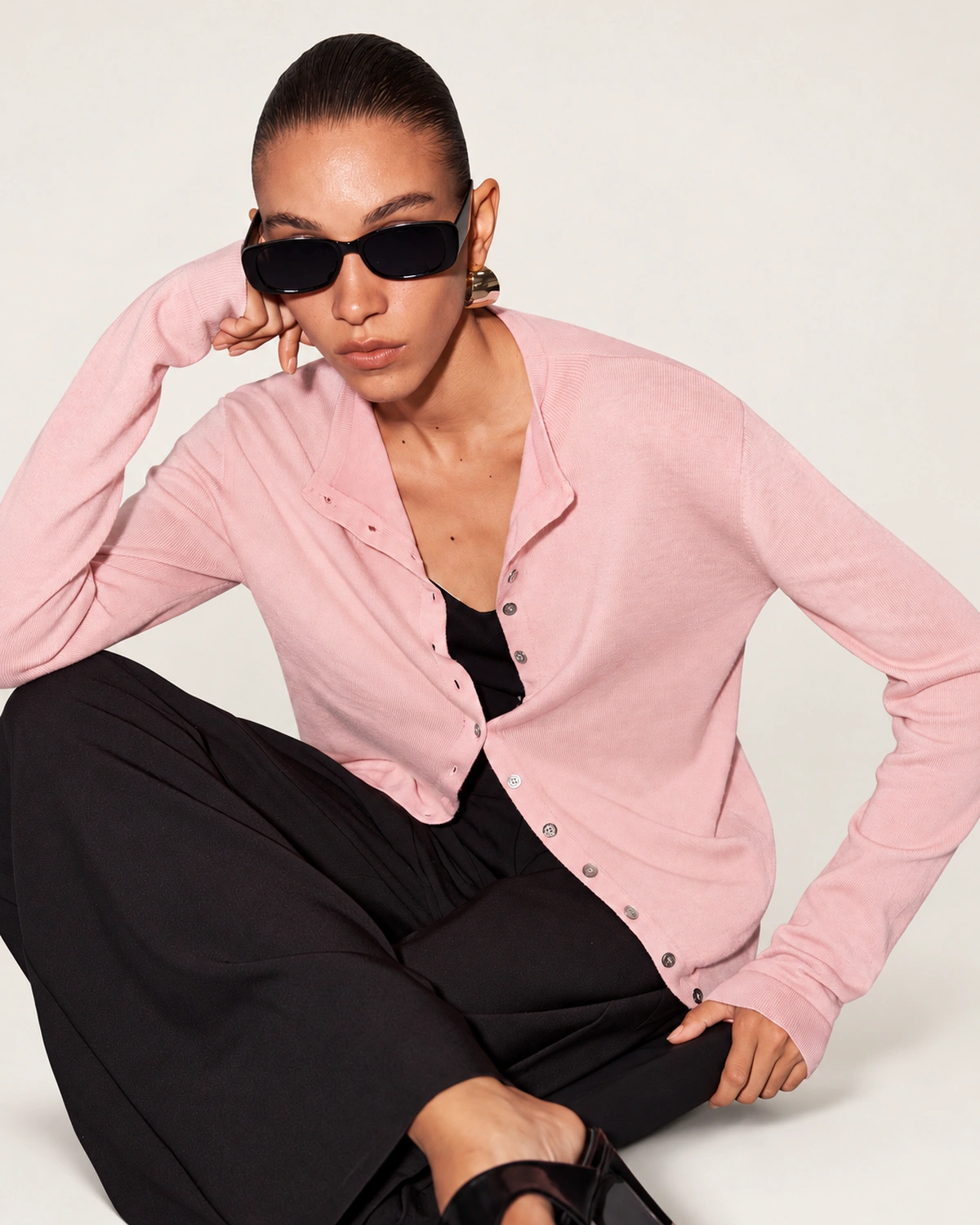 Cardigan em Lã e Caxemira com Microbotões na cor Rosa Blush foto 04