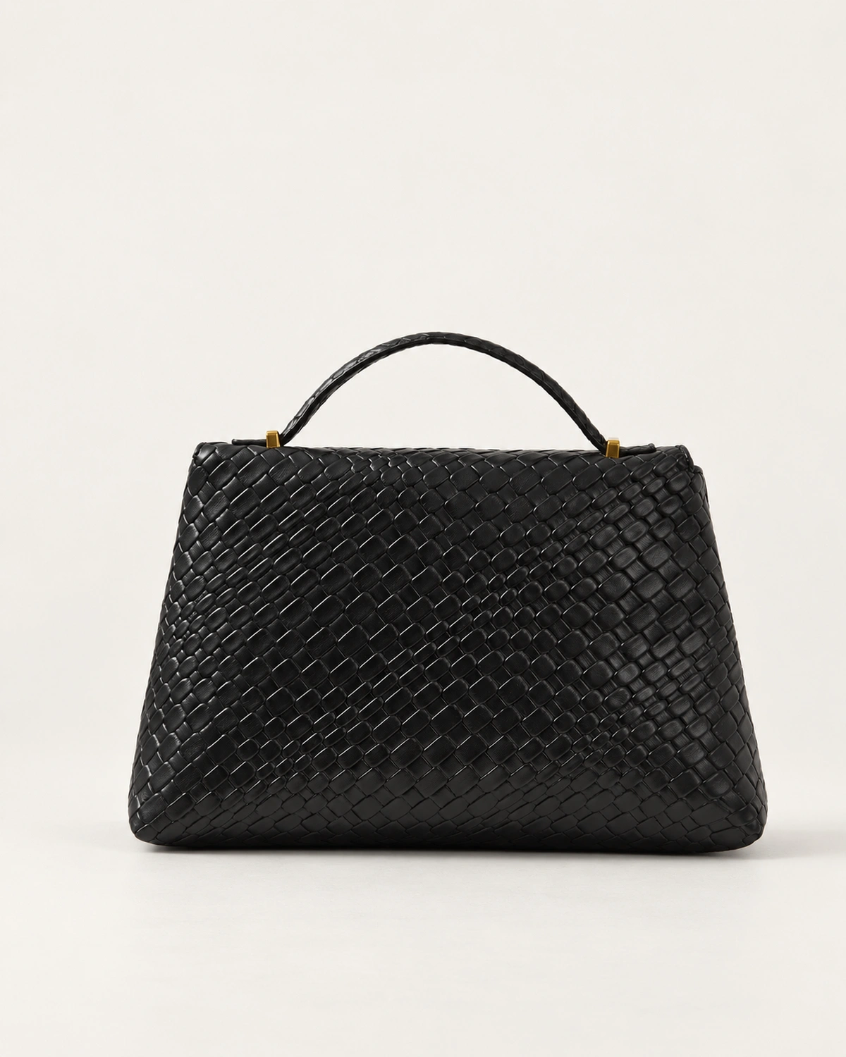 Vista traseira da Bolsa Satchel Estruturada demonstrando o padrão contínuo de tressê.