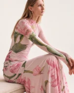 Vestido longo acetinado com gola alta e efeito degradê fluido na cor rosa blush, foto 05