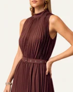 vestido longo em chiffon ombré com saia plissada e cinto castanho, foto 03