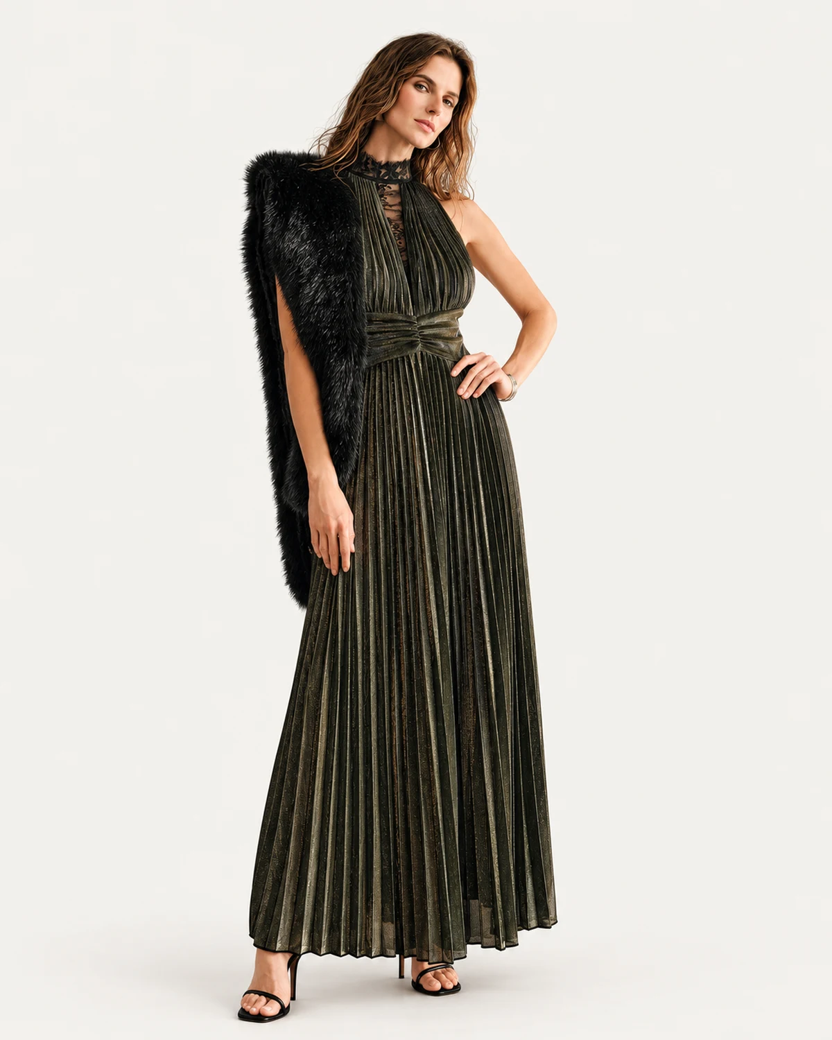 vestido longo plissado com decote halter e renda dourado, foto 06