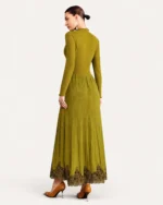 vestido longo plissado com mangas longas e renda mostarda, foto 04