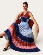 vestido midi plissado em degradê com barra assimétrica cinza azul, foto 03