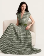 Vestido midi plissado em padronagem pied-de-poule verde oliva com saia aberta em leque, foto 07