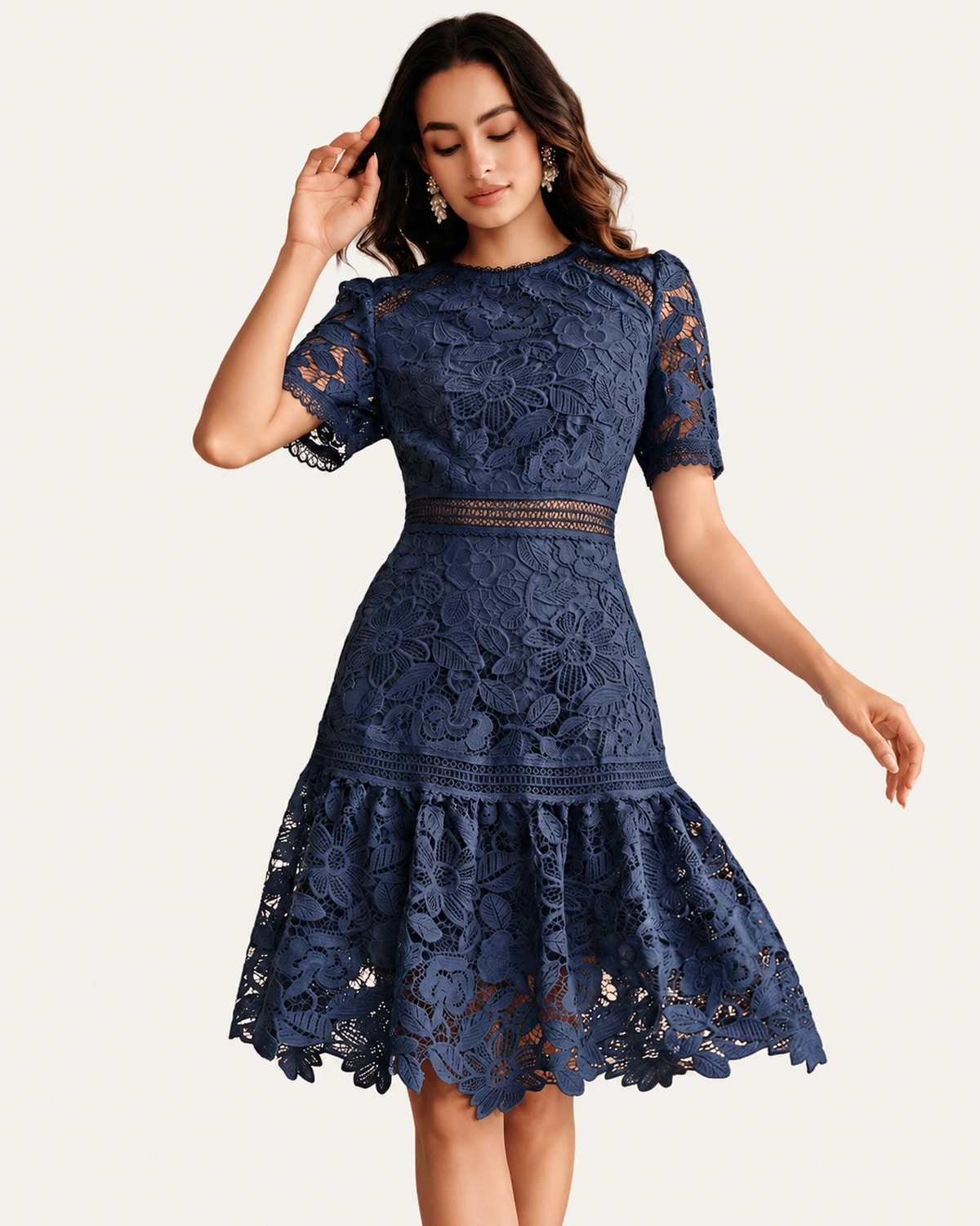 Vestido midi em renda guipir floral na cor azul-marinho, foto 01