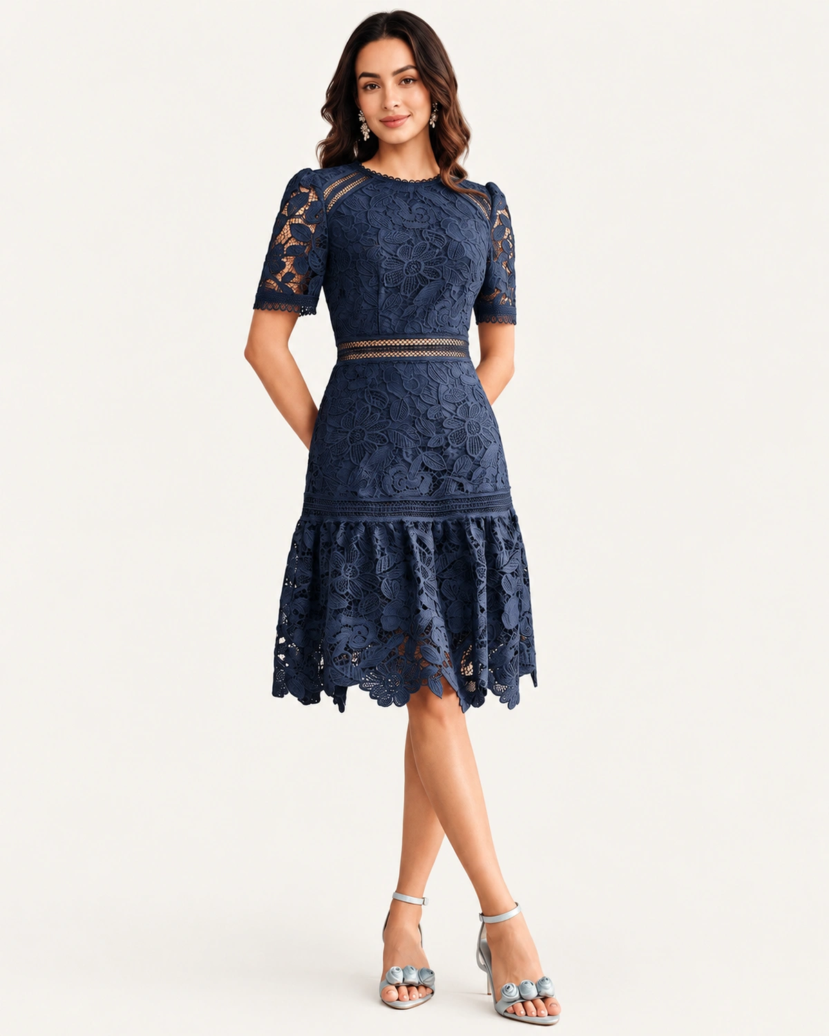 Vestido midi em renda guipir floral na cor azul-marinho, foto 03