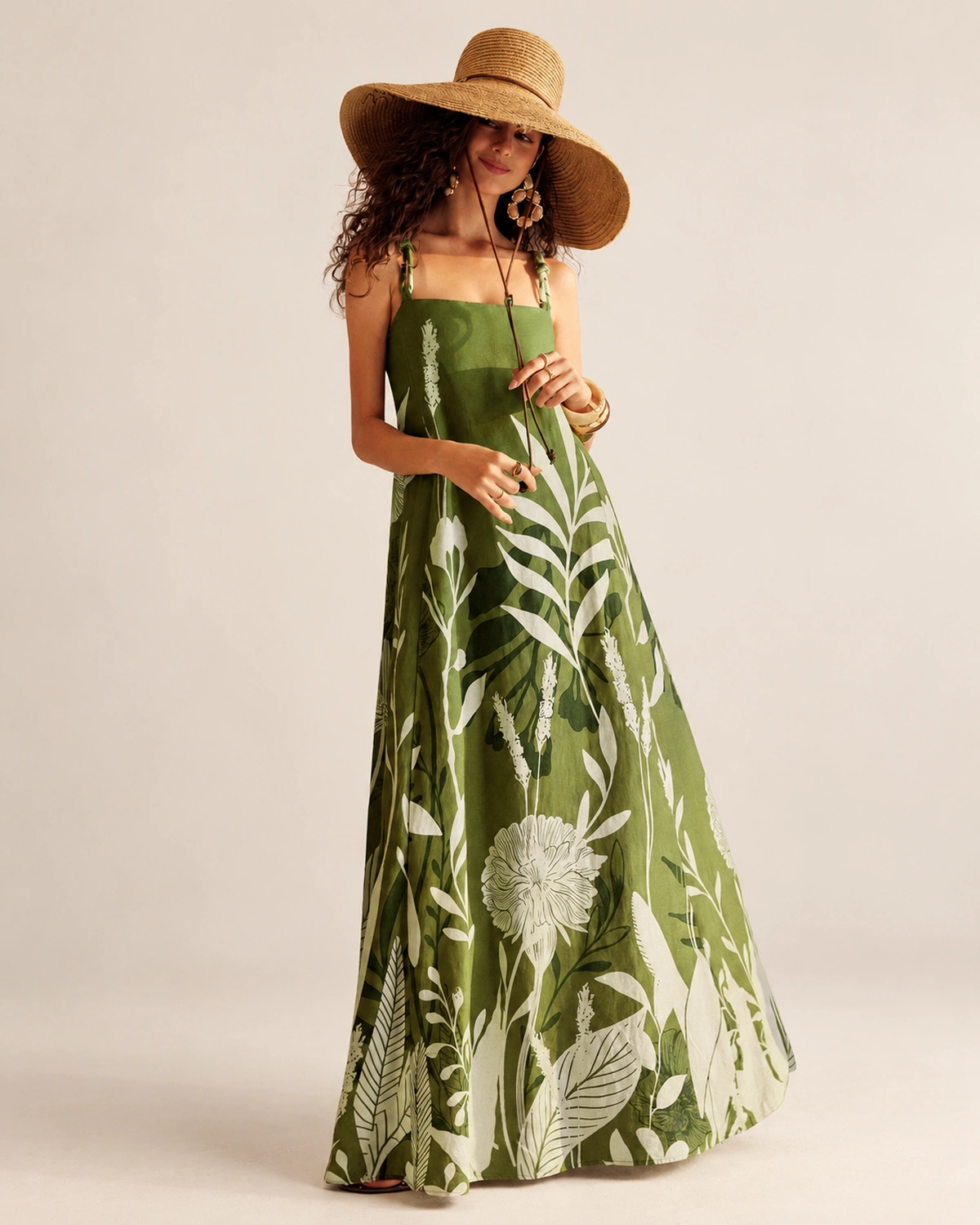 Vestido slip dress midi em linho misto com estampa botânica localizada na cor verde oliva, foto 06